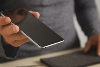 1 smartphone sur 5 est reconditionné en France : ce que ça change vraiment